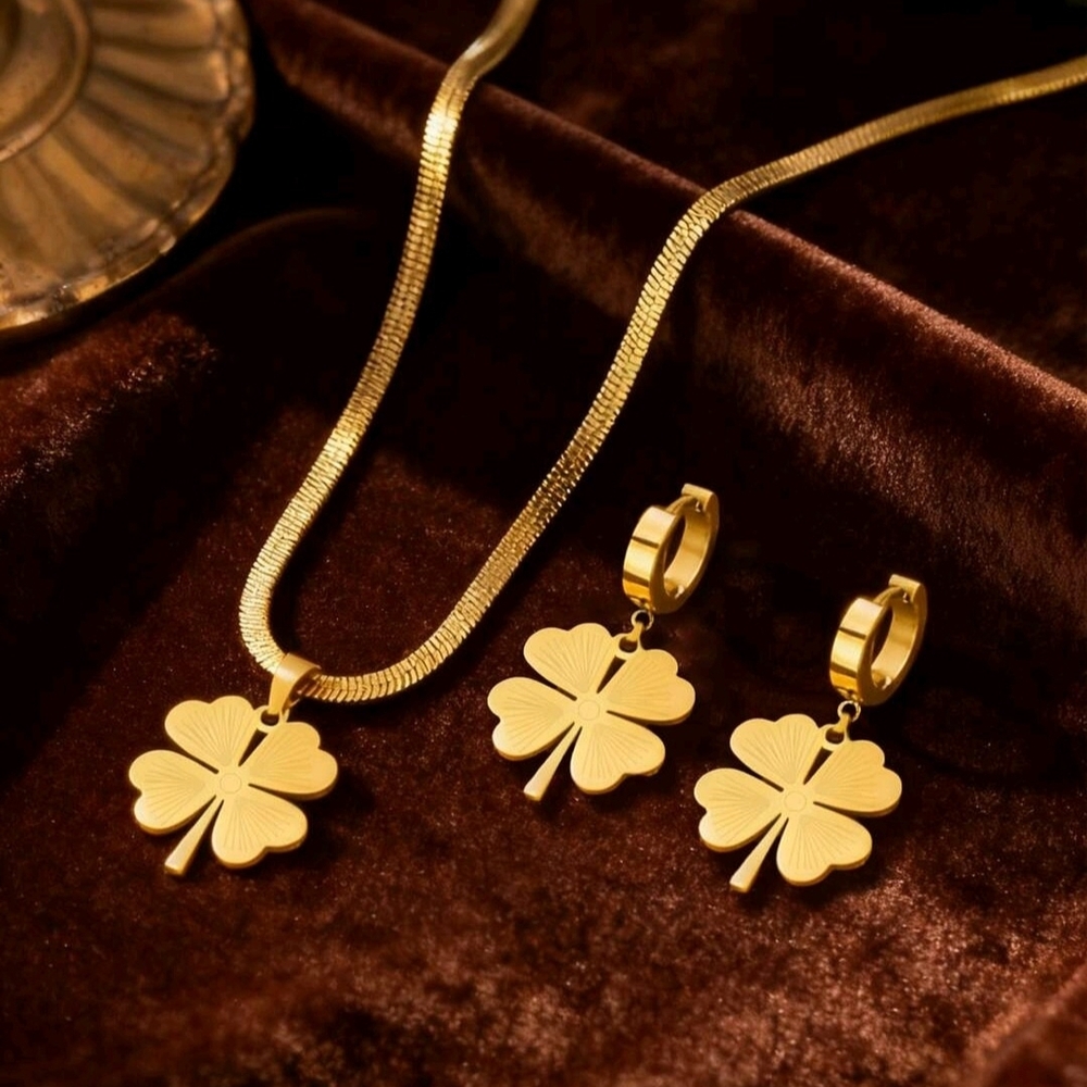 Elegant Gold Clover Necklace and Earring Set